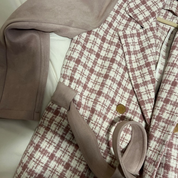 Pink Houndstooth belted coat with suede detail - Picture 3 of 3